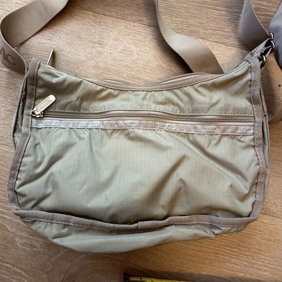 LeSportsac Beige Crossbody Shoulder Bag - Picture 8 of 10